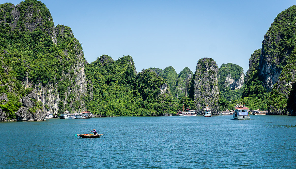 Trader Lady, Ha Long Bay